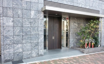 建物の正面入口や裏口